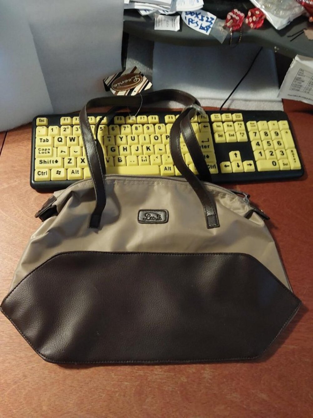 NEW TAG ! Leenie Travel tote Overnight Bag Tan 16x10 Inch